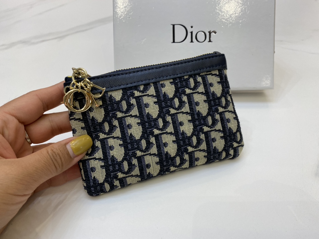 上品でファッションDior クリスチャンディオール財布 実物の写真スーパーコピー財布代引き可能国内発送後払い安全必ず届く信用できるサイト